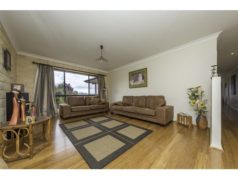 19 Tullarook Grove, Spring Grove NSW 2470