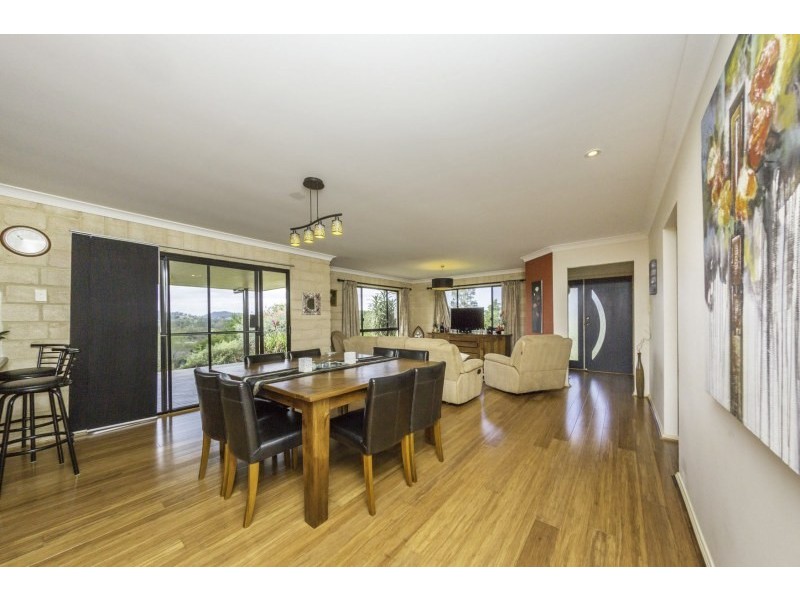 19 Tullarook Grove, Spring Grove NSW 2470