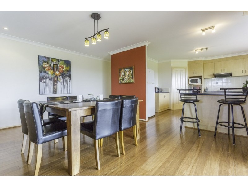 19 Tullarook Grove, Spring Grove NSW 2470