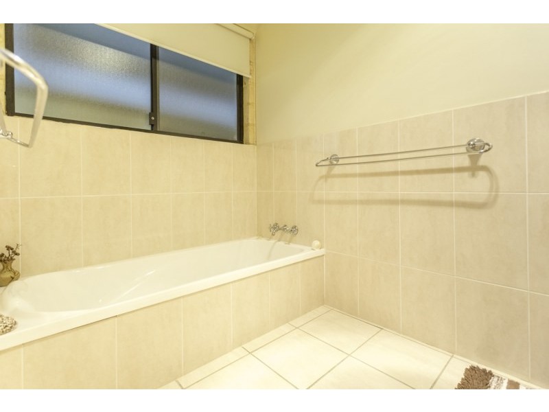 19 Tullarook Grove, Spring Grove NSW 2470