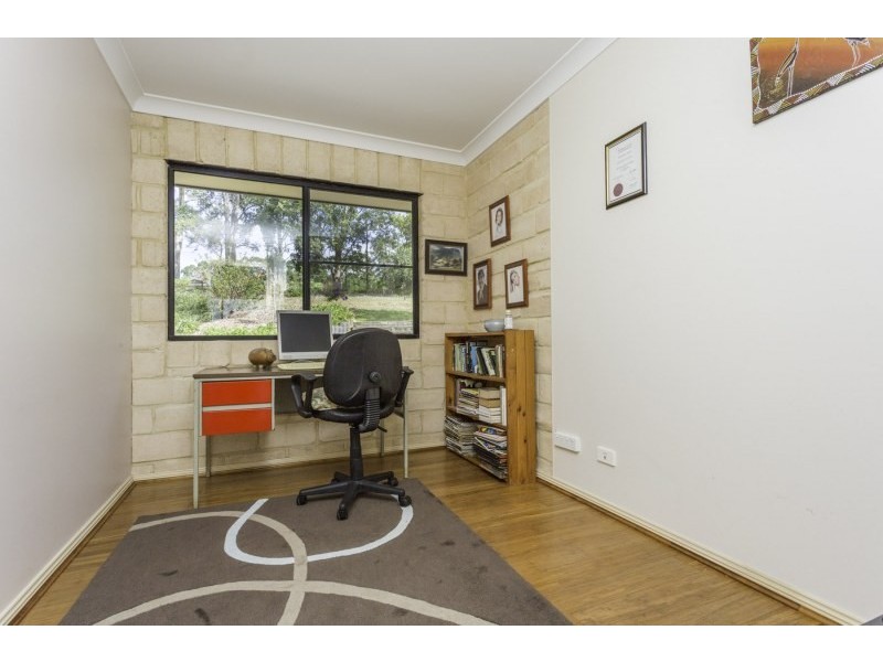 19 Tullarook Grove, Spring Grove NSW 2470