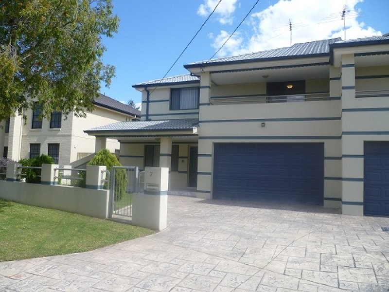 7 Sandra Avenue, Panania NSW 2213