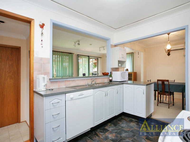 12 Eileen Street, Picnic Point NSW 2213