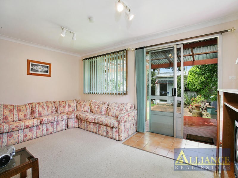 12 Eileen Street, Picnic Point NSW 2213