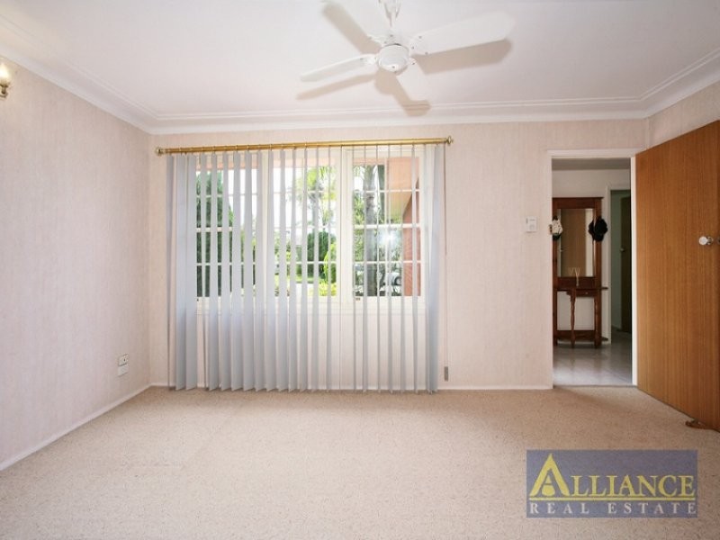 12 Eileen Street, Picnic Point NSW 2213