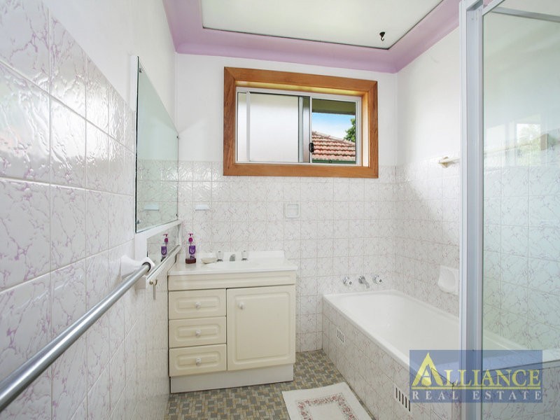 12 Eileen Street, Picnic Point NSW 2213