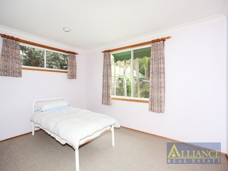 12 Eileen Street, Picnic Point NSW 2213
