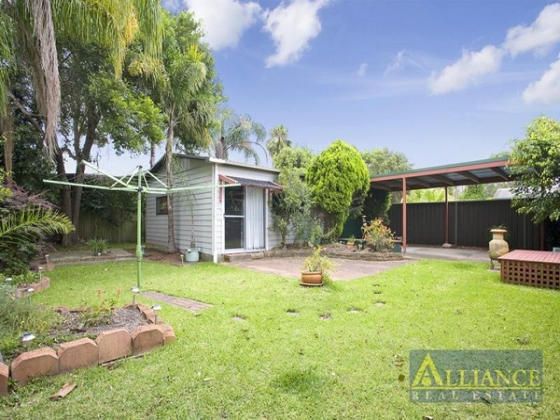 12 Eileen Street, Picnic Point NSW 2213
