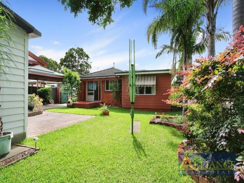 12 Eileen Street, Picnic Point NSW 2213