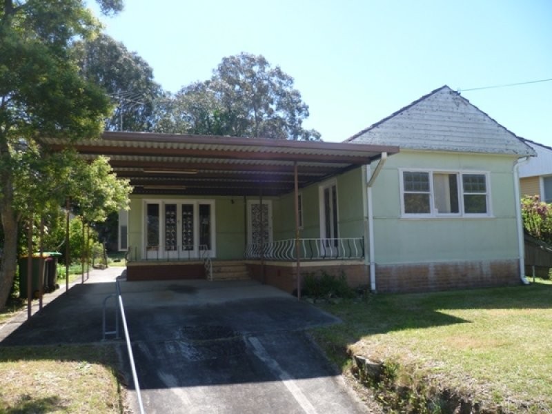 653 Henry Lawson Drive, East Hills NSW 2213