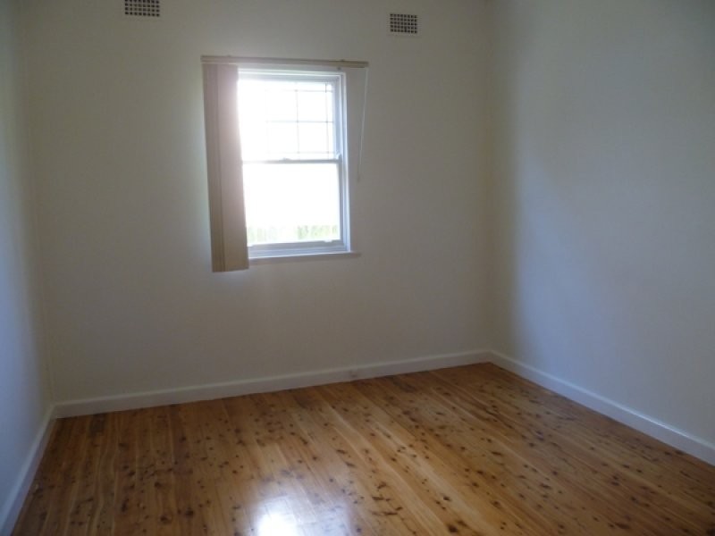 653 Henry Lawson Drive, East Hills NSW 2213