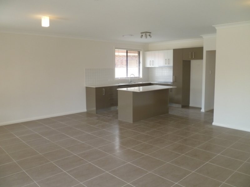 34 Cook Crescent, East Hills NSW 2213