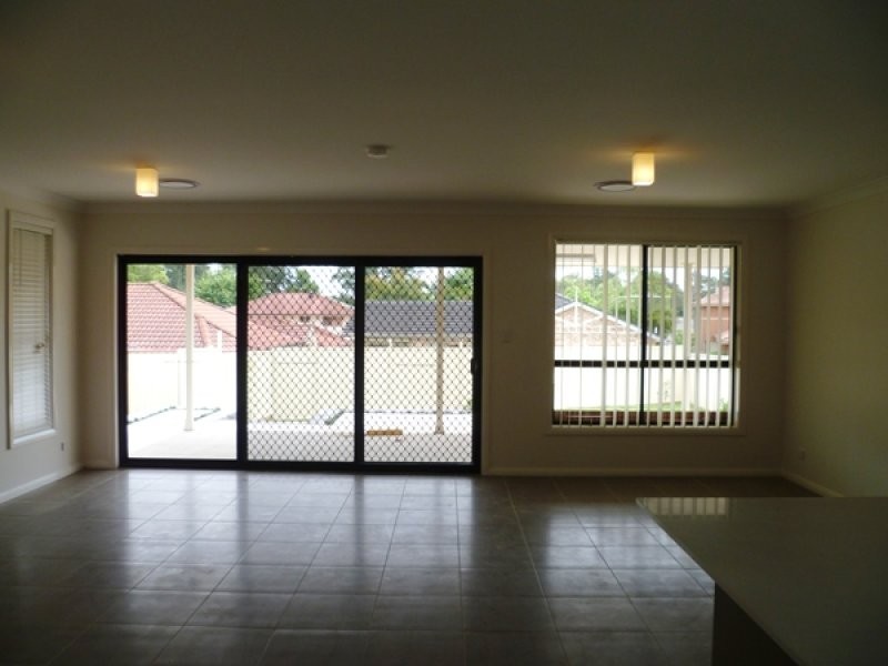 34 Cook Crescent, East Hills NSW 2213