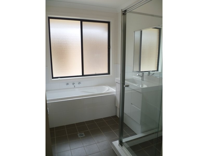 34 Cook Crescent, East Hills NSW 2213