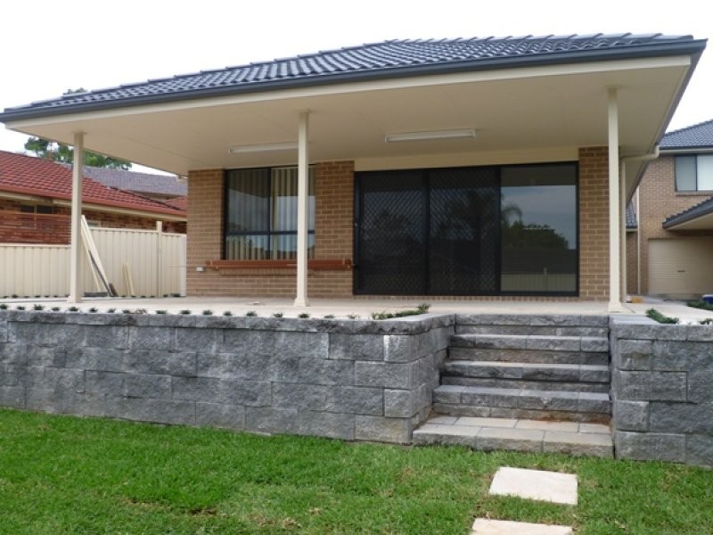 34 Cook Crescent, East Hills NSW 2213