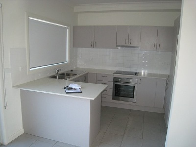 2/12-14 Browning Street, East Hills NSW 2213