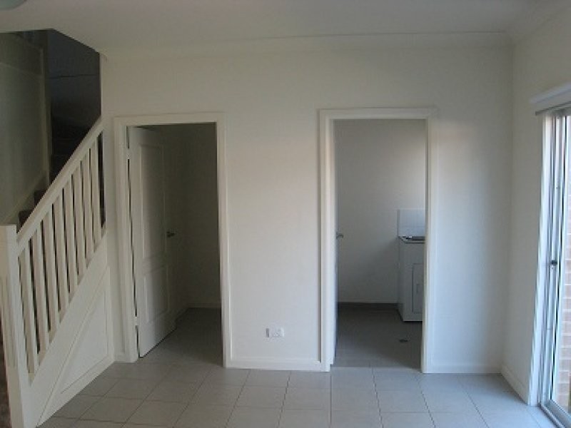 2/12-14 Browning Street, East Hills NSW 2213