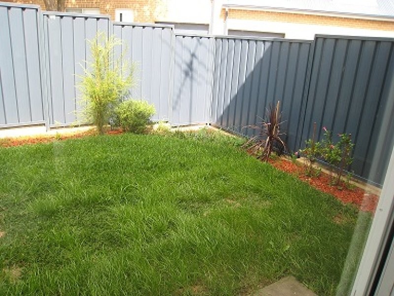 2/12-14 Browning Street, East Hills NSW 2213