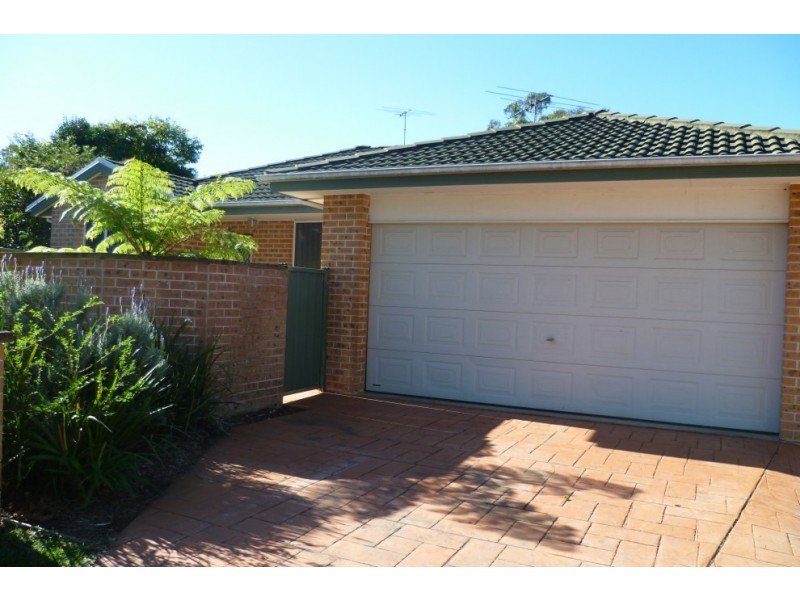 1/8 Cowland Avenue, East Hills NSW 2213