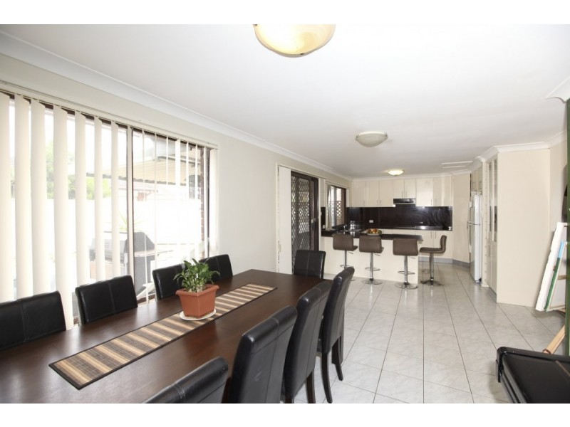 911 Henry Lawson Drive, Picnic Point NSW 2213