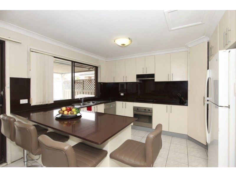 911 Henry Lawson Drive, Picnic Point NSW 2213