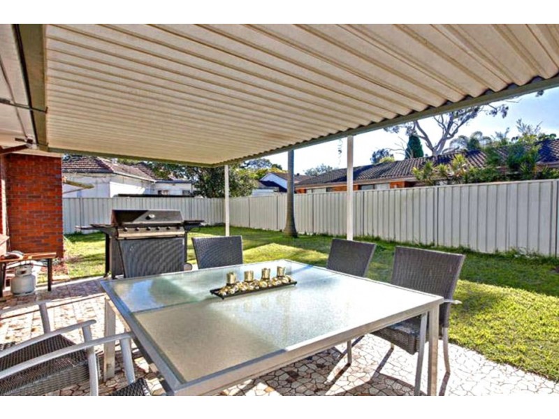 911 Henry Lawson Drive, Picnic Point NSW 2213