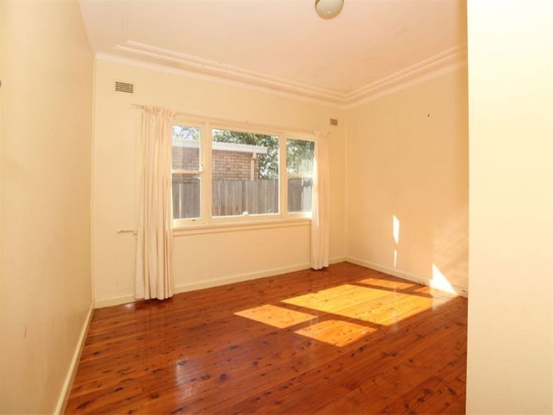 35 Picnic Point Road, Panania NSW 2213