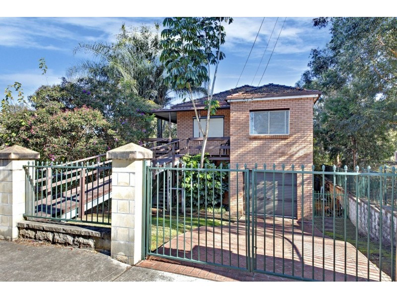 542 Henry Lawson Drive, East Hills NSW 2213