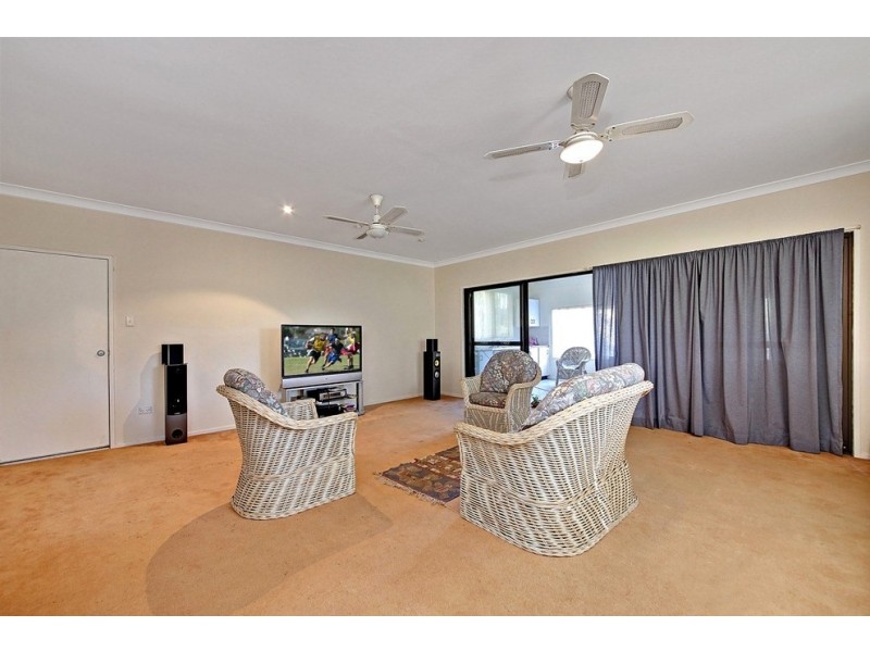 542 Henry Lawson Drive, East Hills NSW 2213