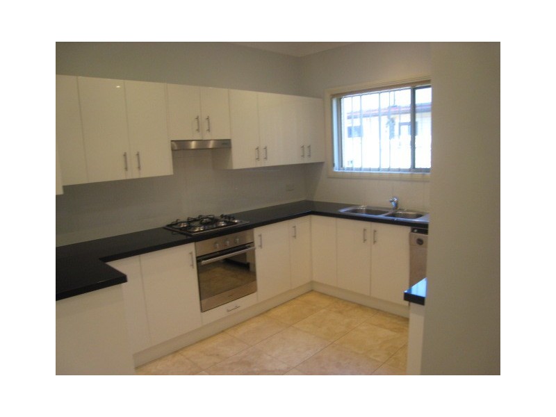 2D Roslyn Avenue, Panania NSW 2213