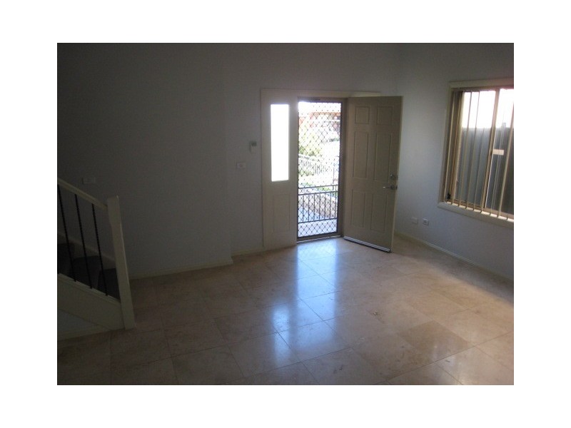 2D Roslyn Avenue, Panania NSW 2213