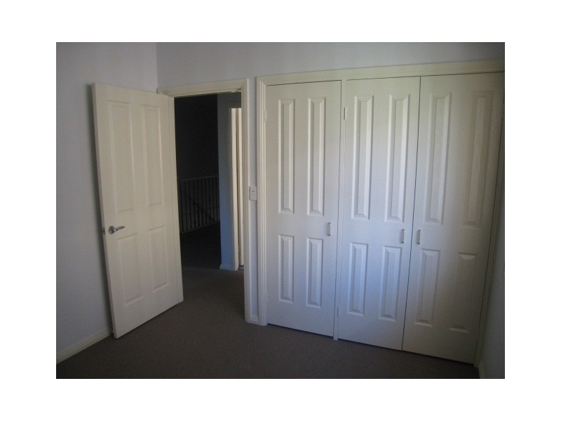 2D Roslyn Avenue, Panania NSW 2213