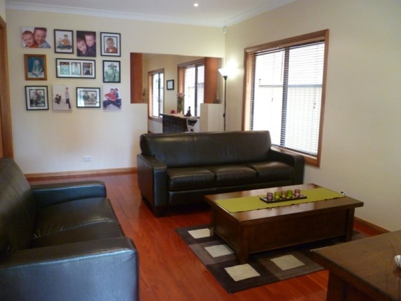 16 Bracher Street, East Hills NSW 2213