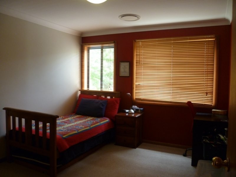 16 Bracher Street, East Hills NSW 2213