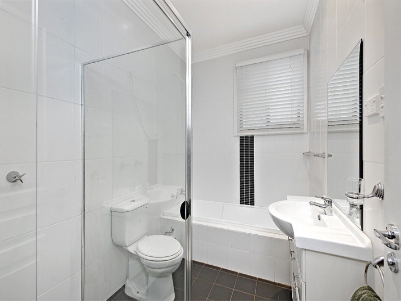 16 Woodburn Avenue, Panania NSW 2213