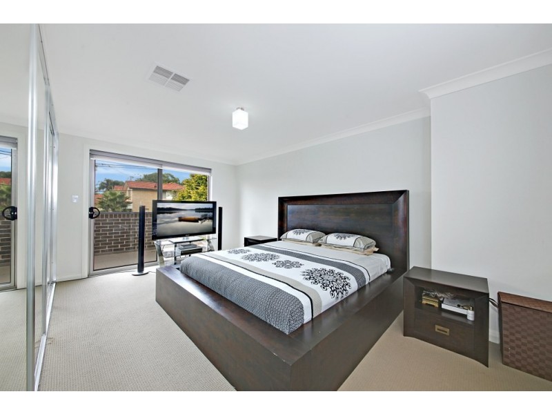 2A Wyatt Avenue, Padstow NSW 2211