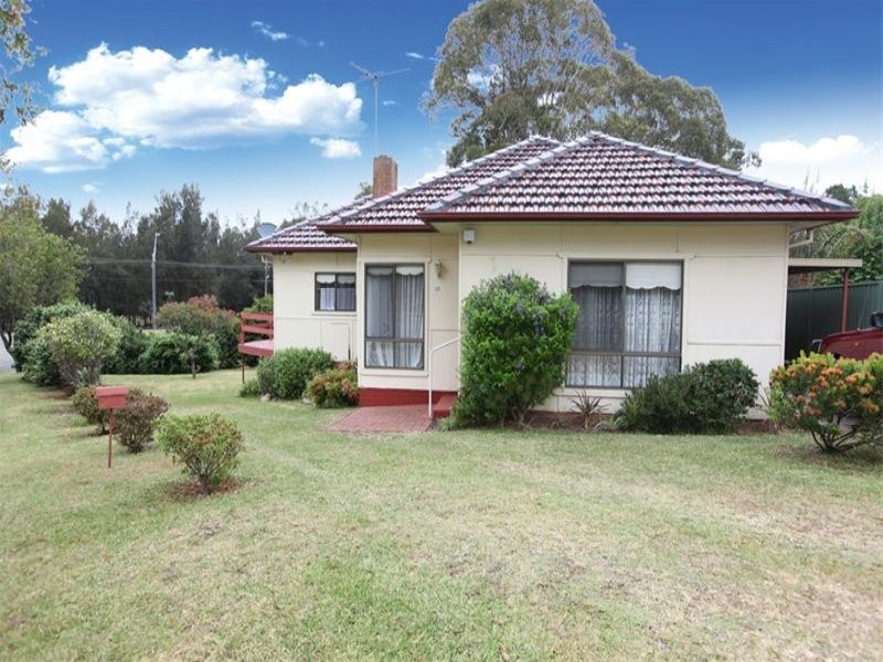 42 Harcourt Avenue, East Hills NSW 2213