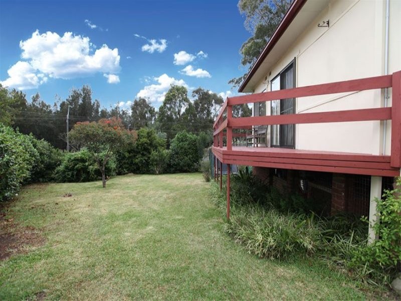 42 Harcourt Avenue, East Hills NSW 2213