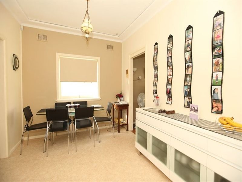25 Eileen Street, Picnic Point NSW 2213