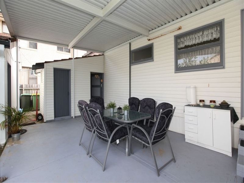 25 Eileen Street, Picnic Point NSW 2213