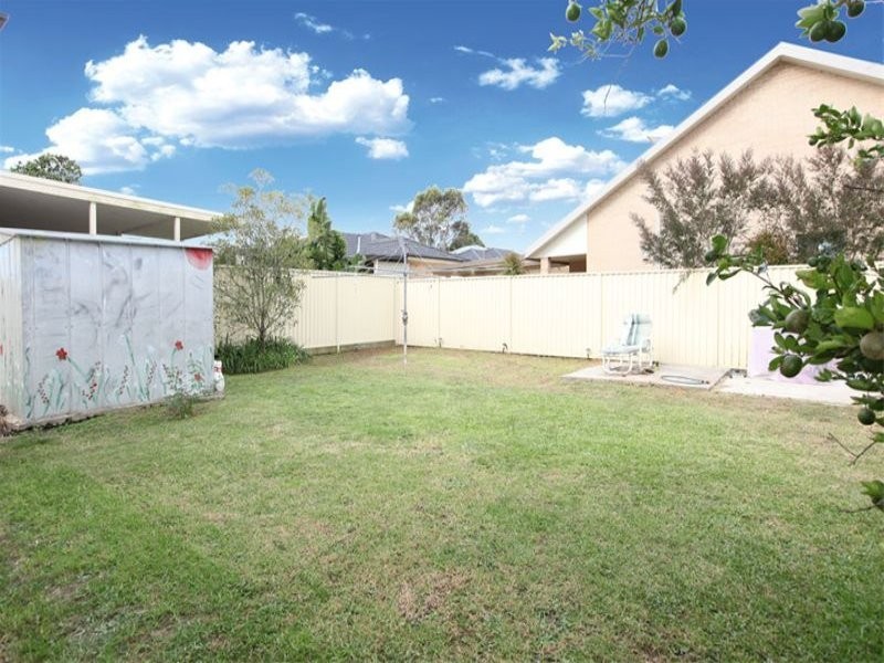 25 Eileen Street, Picnic Point NSW 2213