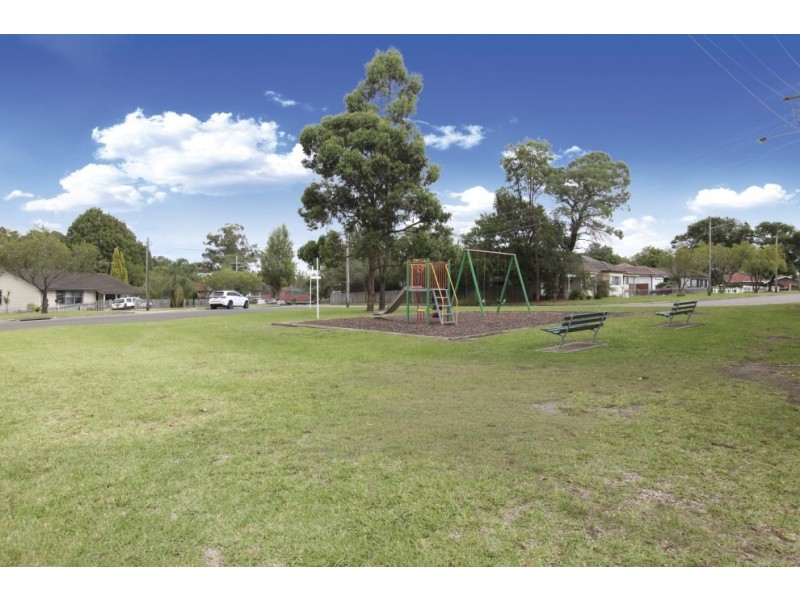 17-17A Matthews Avenue, East Hills NSW 2213
