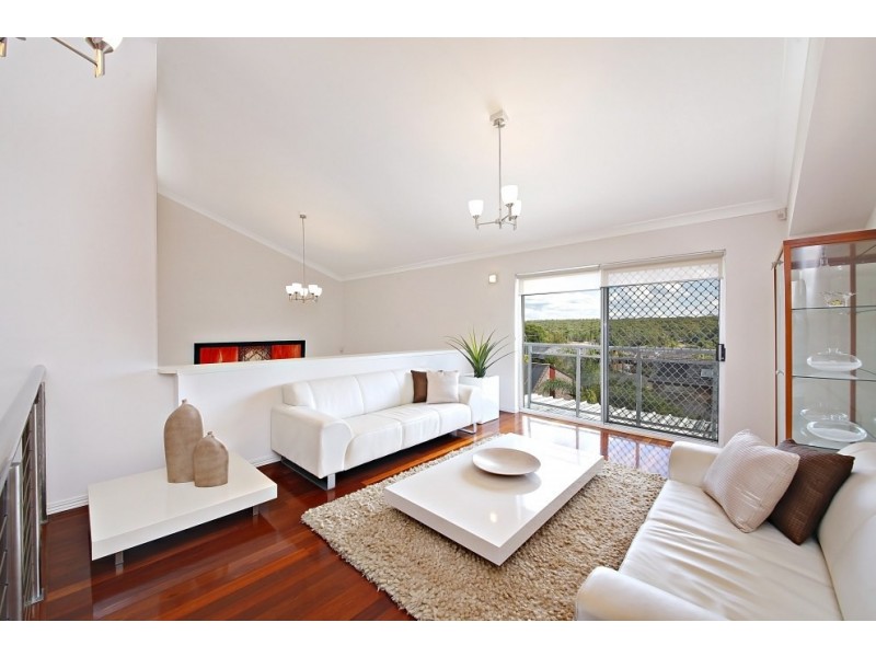 734 Henry Lawson Drive, Picnic Point NSW 2213