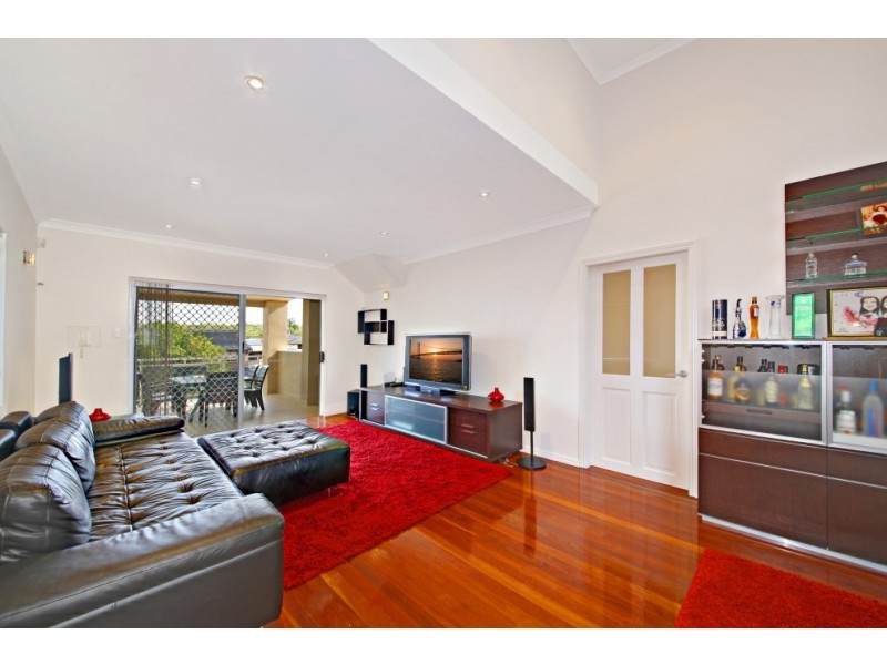 734 Henry Lawson Drive, Picnic Point NSW 2213