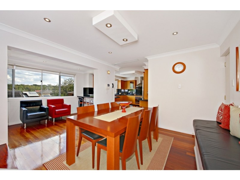 734 Henry Lawson Drive, Picnic Point NSW 2213