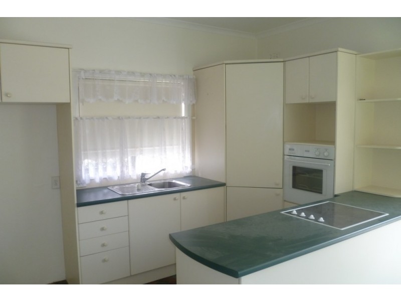 42 Harcourt Avenue, East Hills NSW 2213