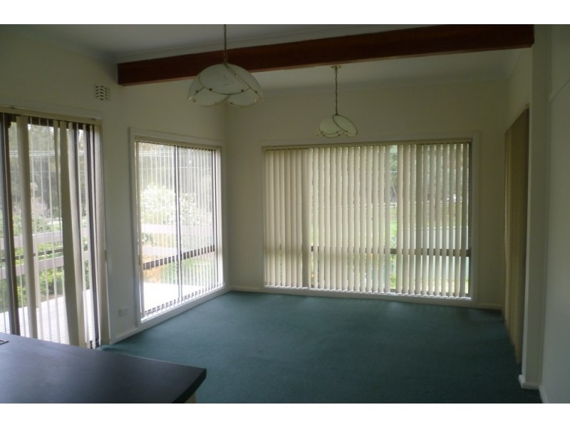 42 Harcourt Avenue, East Hills NSW 2213