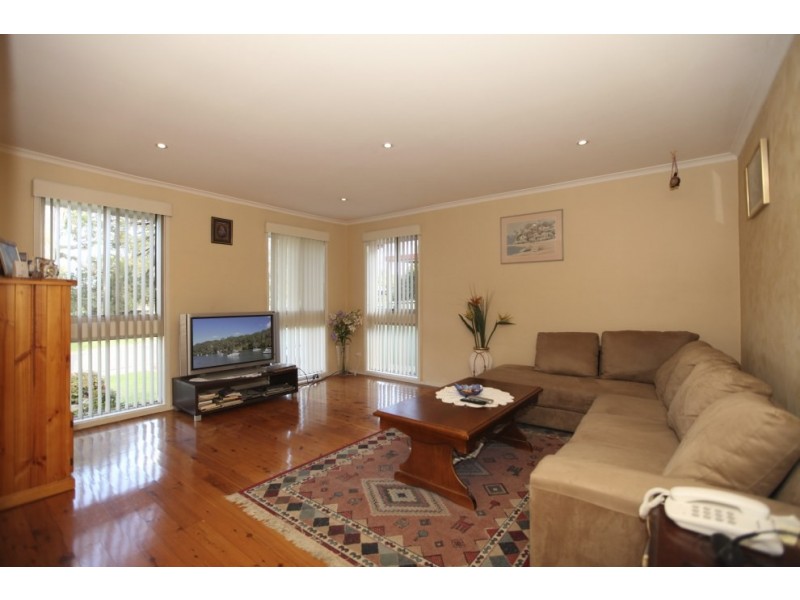2 Chrisalex Place, St Clair NSW 2759