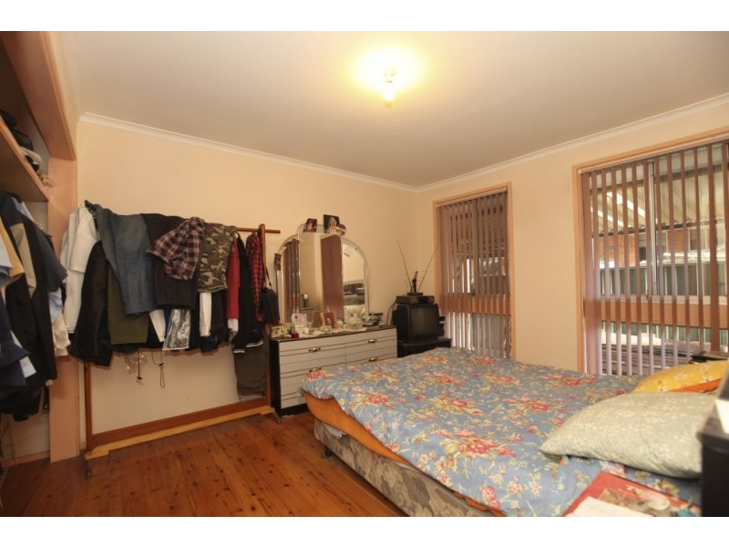 2 Chrisalex Place, St Clair NSW 2759