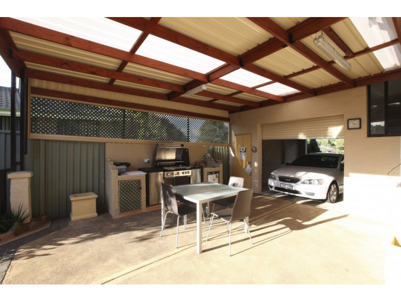 2 Chrisalex Place, St Clair NSW 2759